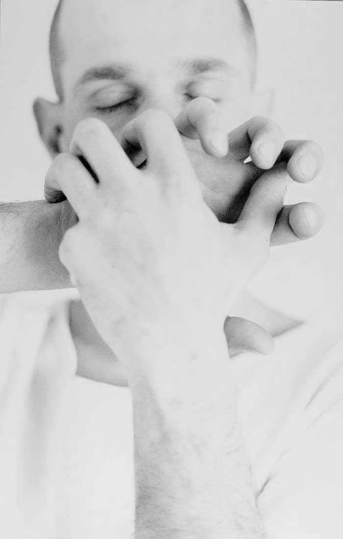 Fotoprojekt `Nachdenken´ sw-Foto auf PE-Papier, 2001, Zusammenarbeit mit Agnes Keil